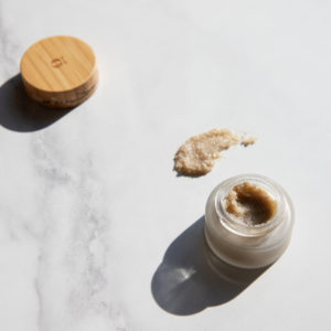 noyah_natural_lip_scrub1-2